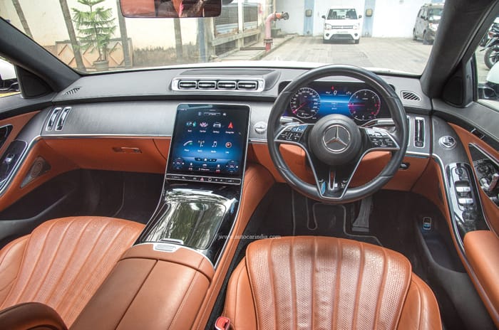 Mercedes-Benz S 350d and EQS 580: the 'S' factor